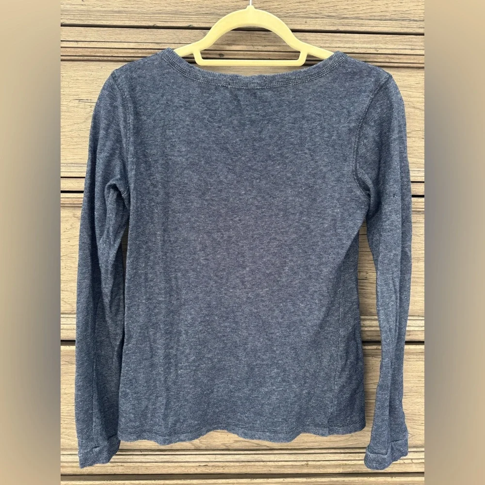 Forever 21 Navy Blue Waffle Long Sleeve Women's Top EUC Thermal Tee
